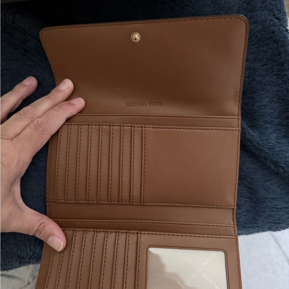 Michael Kors Tan and Cream Signature Tote with Wallet - Picture 6 of 6